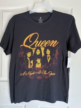 Queen Black silk screened t shirt/chose size sm or med/ Wrangler 100% cotton